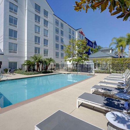 Hilton Garden Inn Anaheim/Гардън Гроув Екстериор снимка