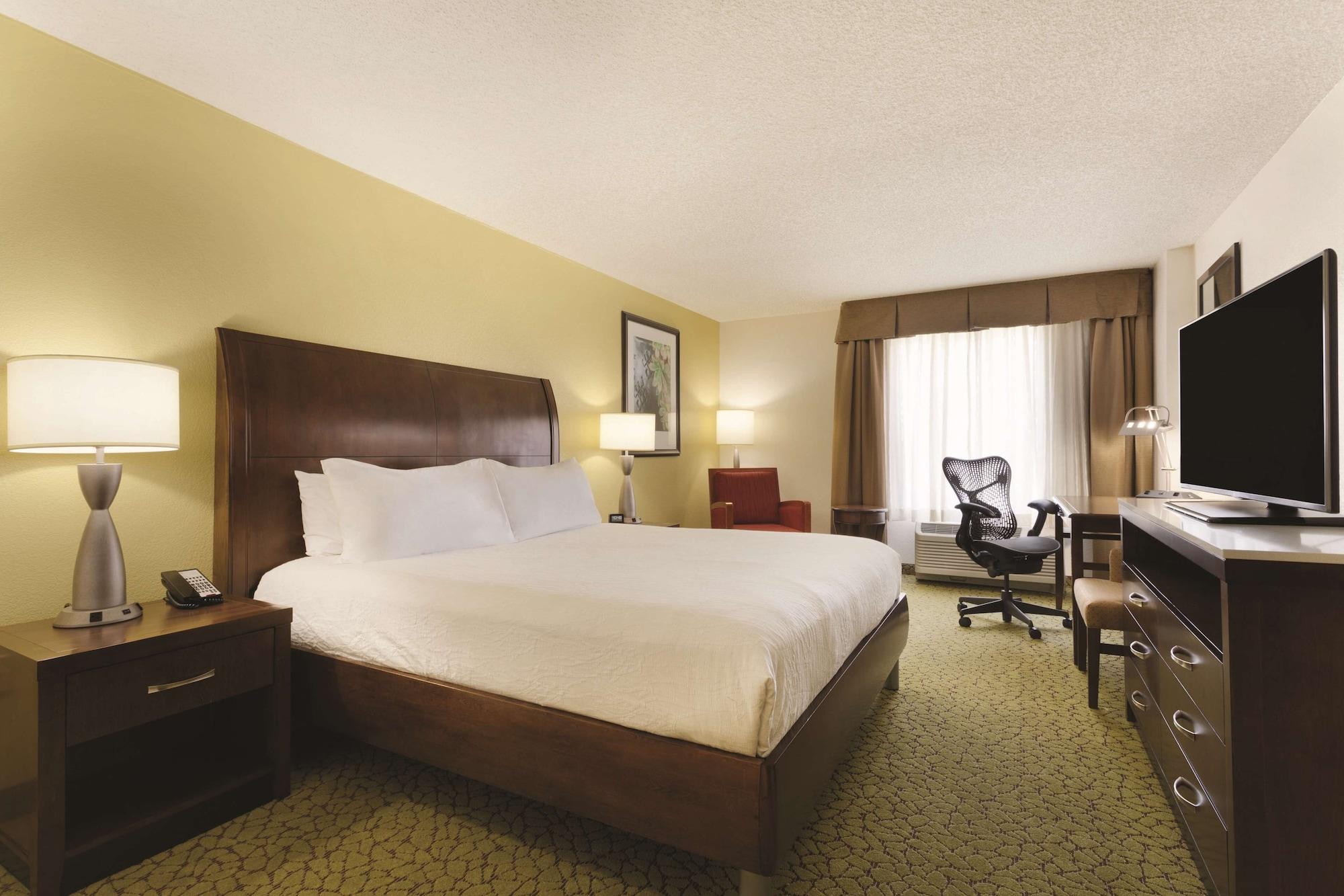 Hilton Garden Inn Anaheim/Гардън Гроув Екстериор снимка