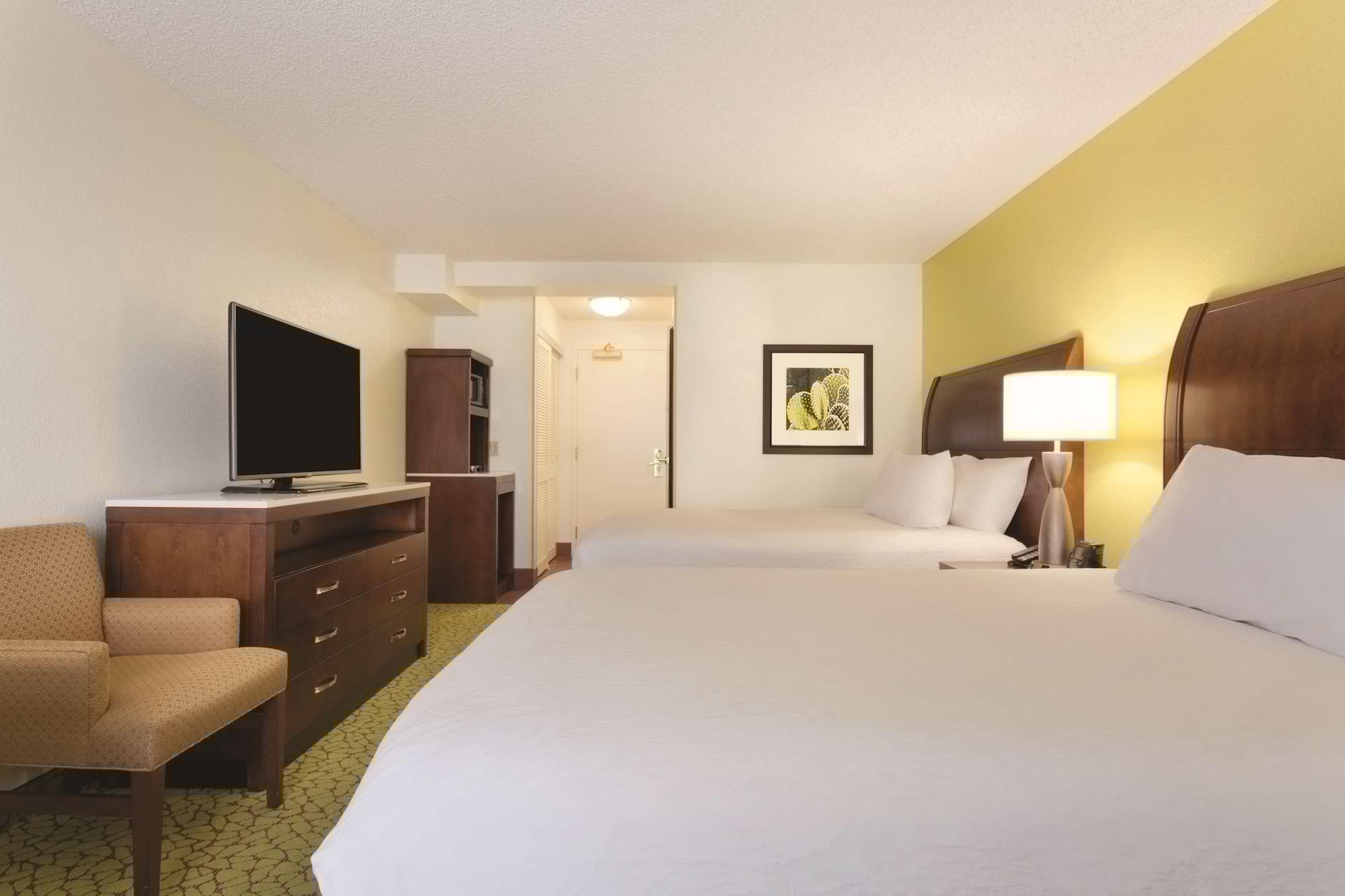Hilton Garden Inn Anaheim/Гардън Гроув Екстериор снимка
