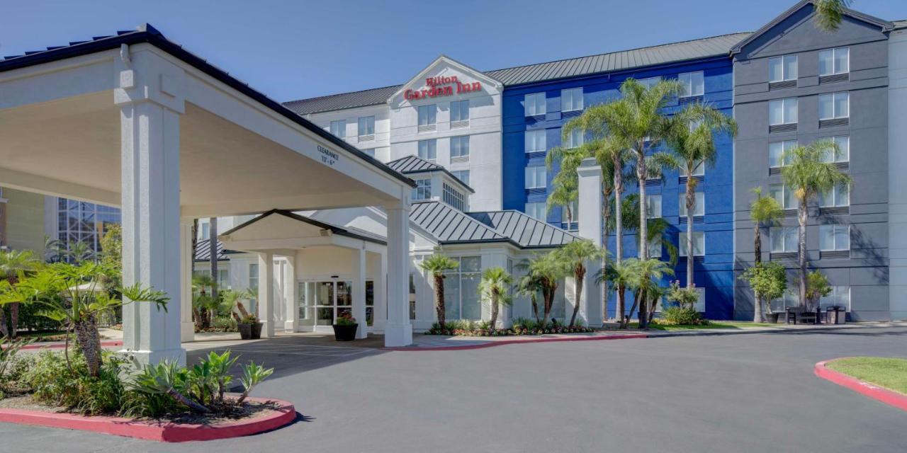 Hilton Garden Inn Anaheim/Гардън Гроув Екстериор снимка