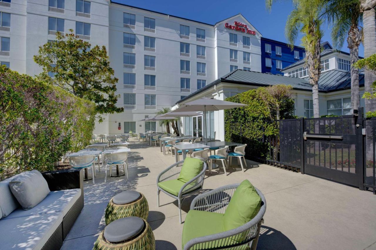 Hilton Garden Inn Anaheim/Гардън Гроув Екстериор снимка