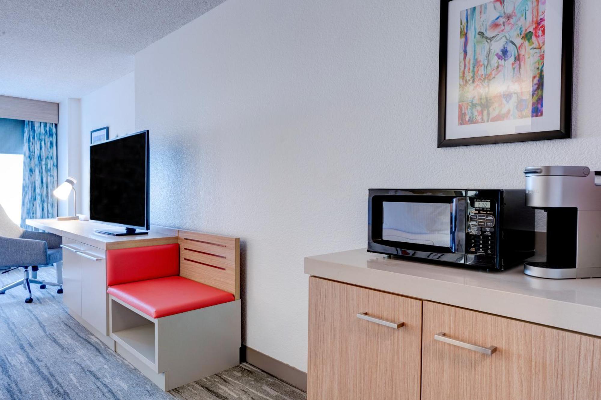 Hilton Garden Inn Anaheim/Гардън Гроув Екстериор снимка