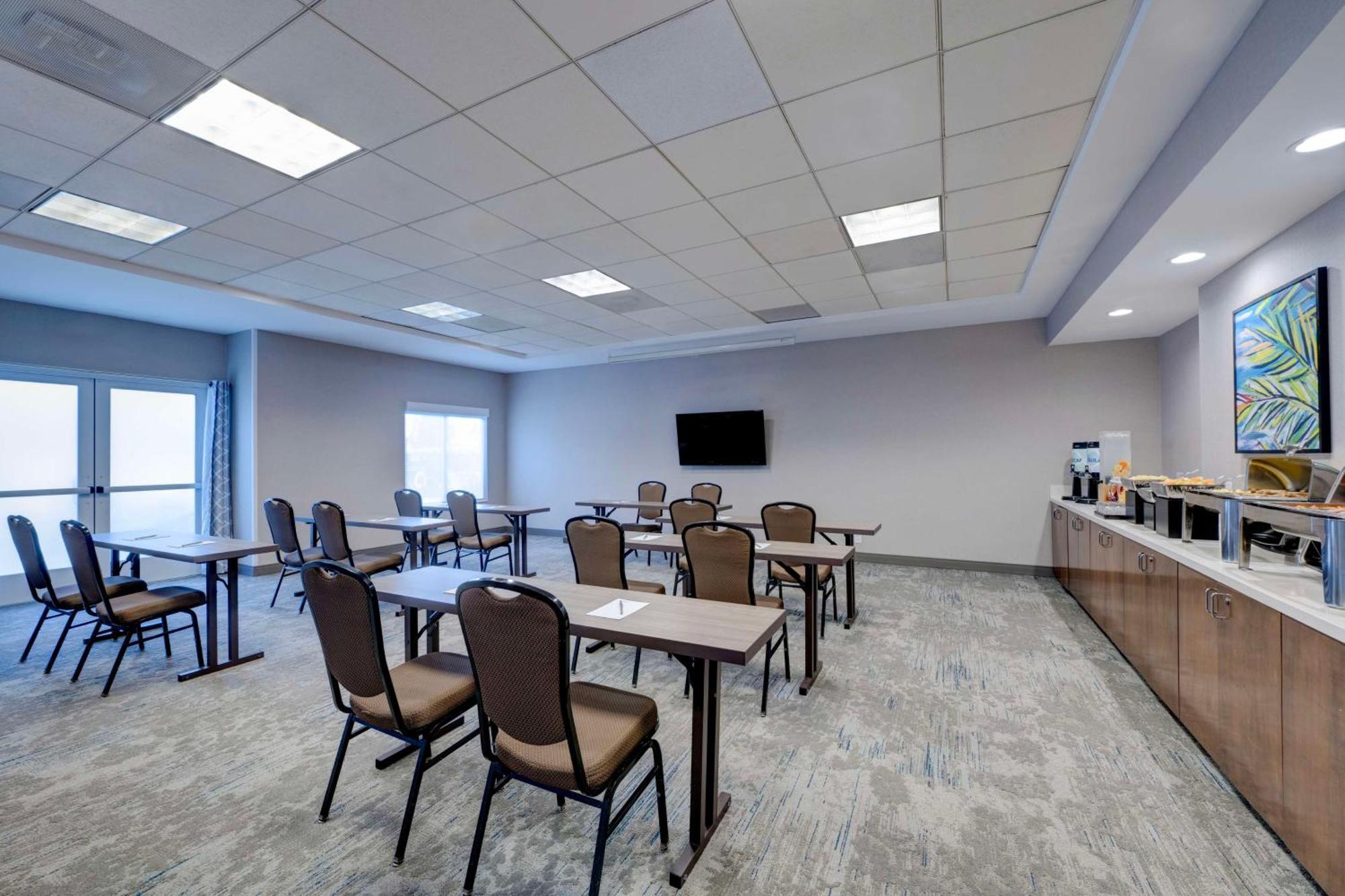 Hilton Garden Inn Anaheim/Гардън Гроув Екстериор снимка