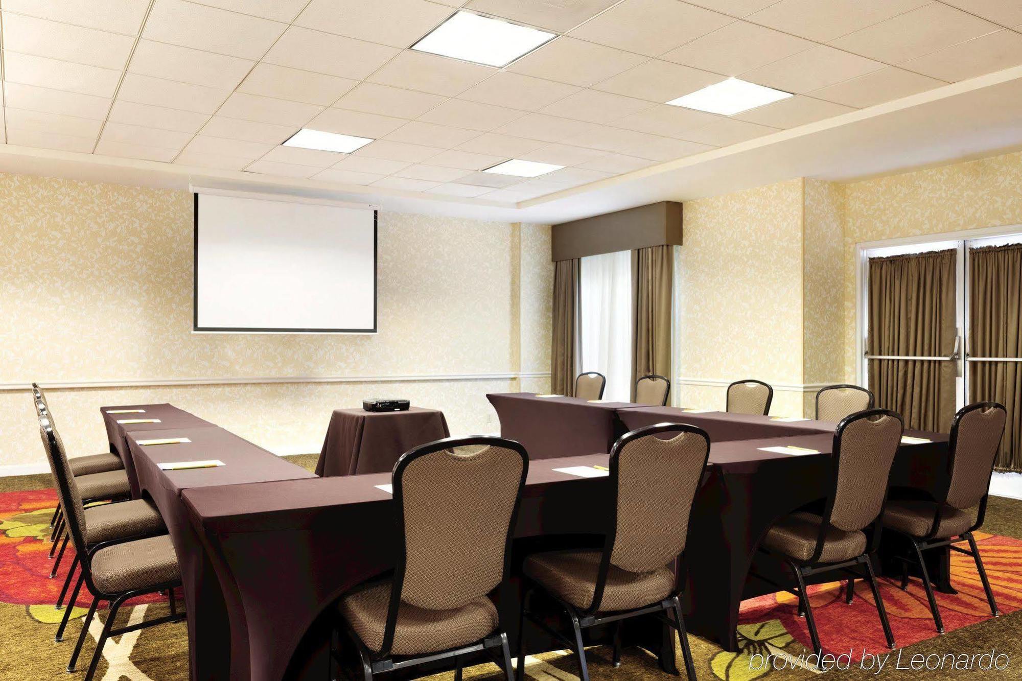 Hilton Garden Inn Anaheim/Гардън Гроув Екстериор снимка